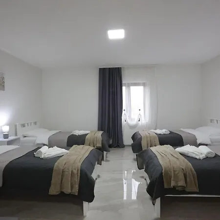 Ivan's アパートホテル パラチン