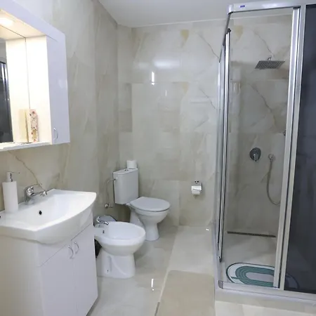 アパートホテル Ivan's