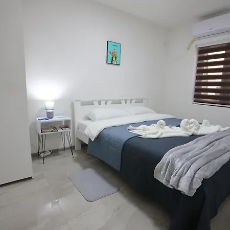 Ivan's アパートホテル パラチン