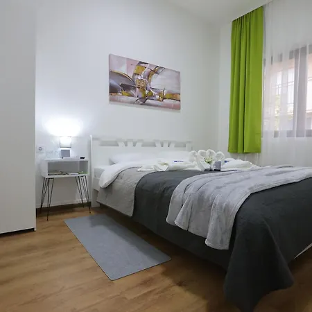 アパートホテル Ivan's 4*