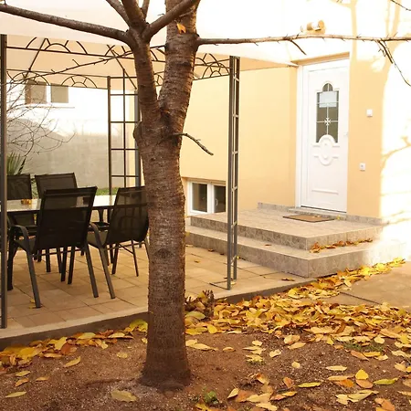 Ivan's アパートホテル