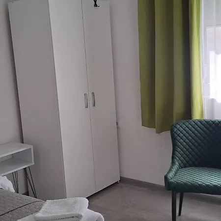 Ivan's アパートホテル 4*